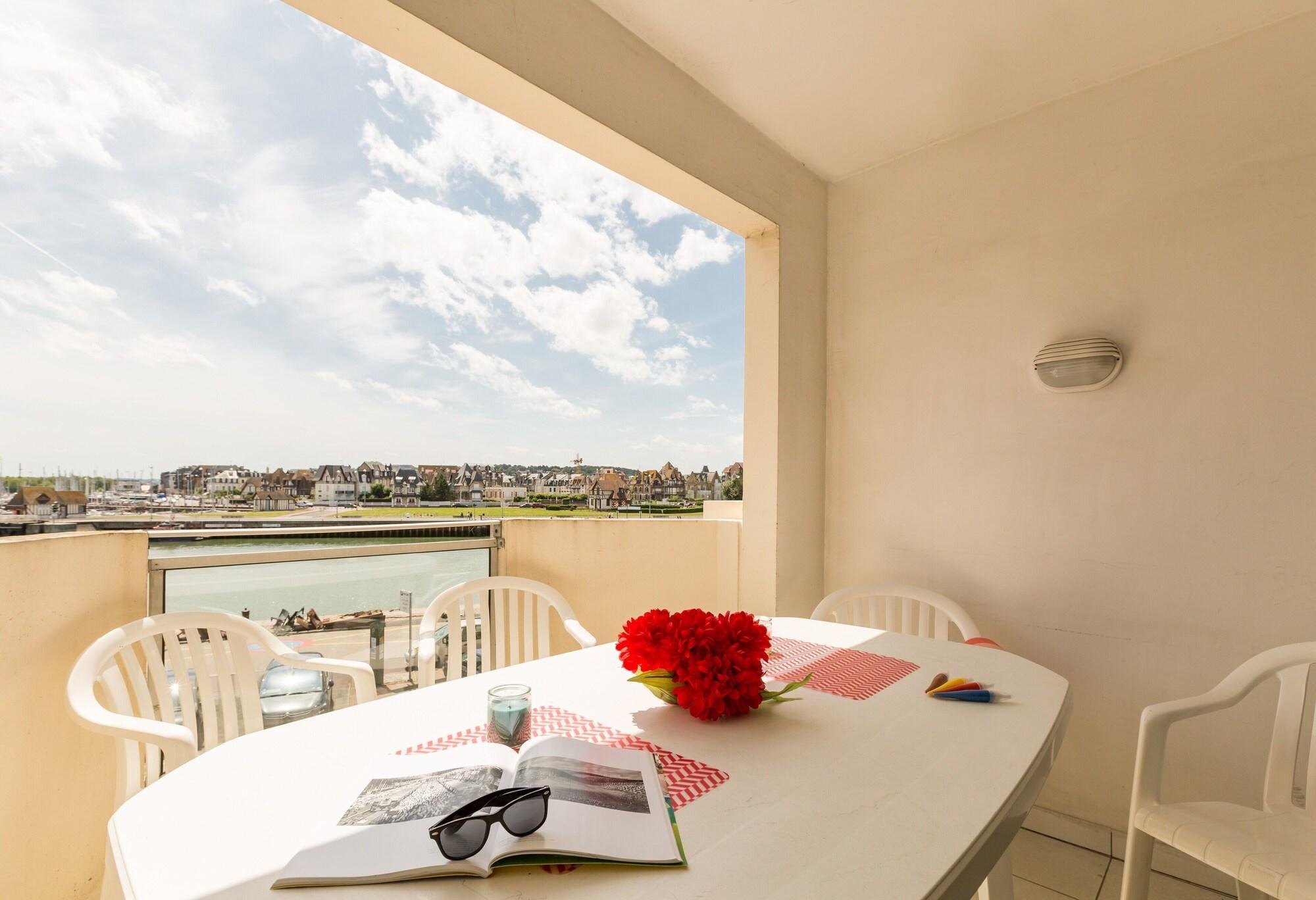 Sowell Residences Le Port Трувил сюр Мер Екстериор снимка