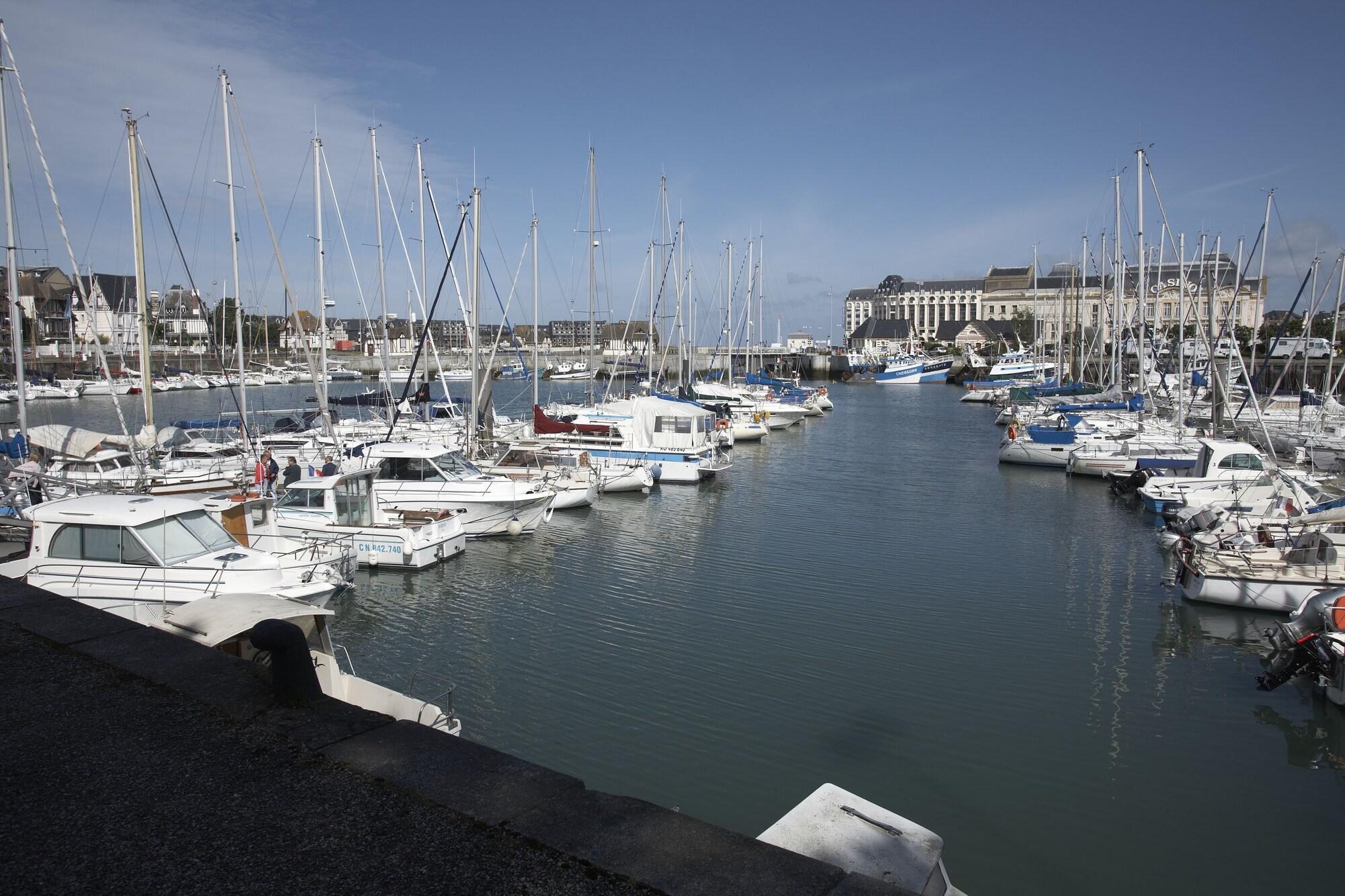 Sowell Residences Le Port Трувил сюр Мер Екстериор снимка