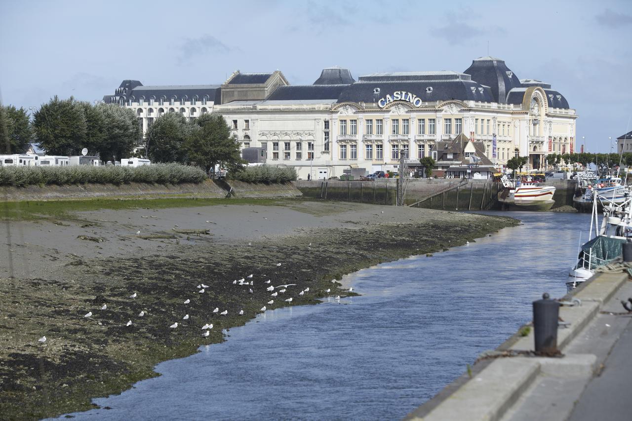 Sowell Residences Le Port Трувил сюр Мер Екстериор снимка